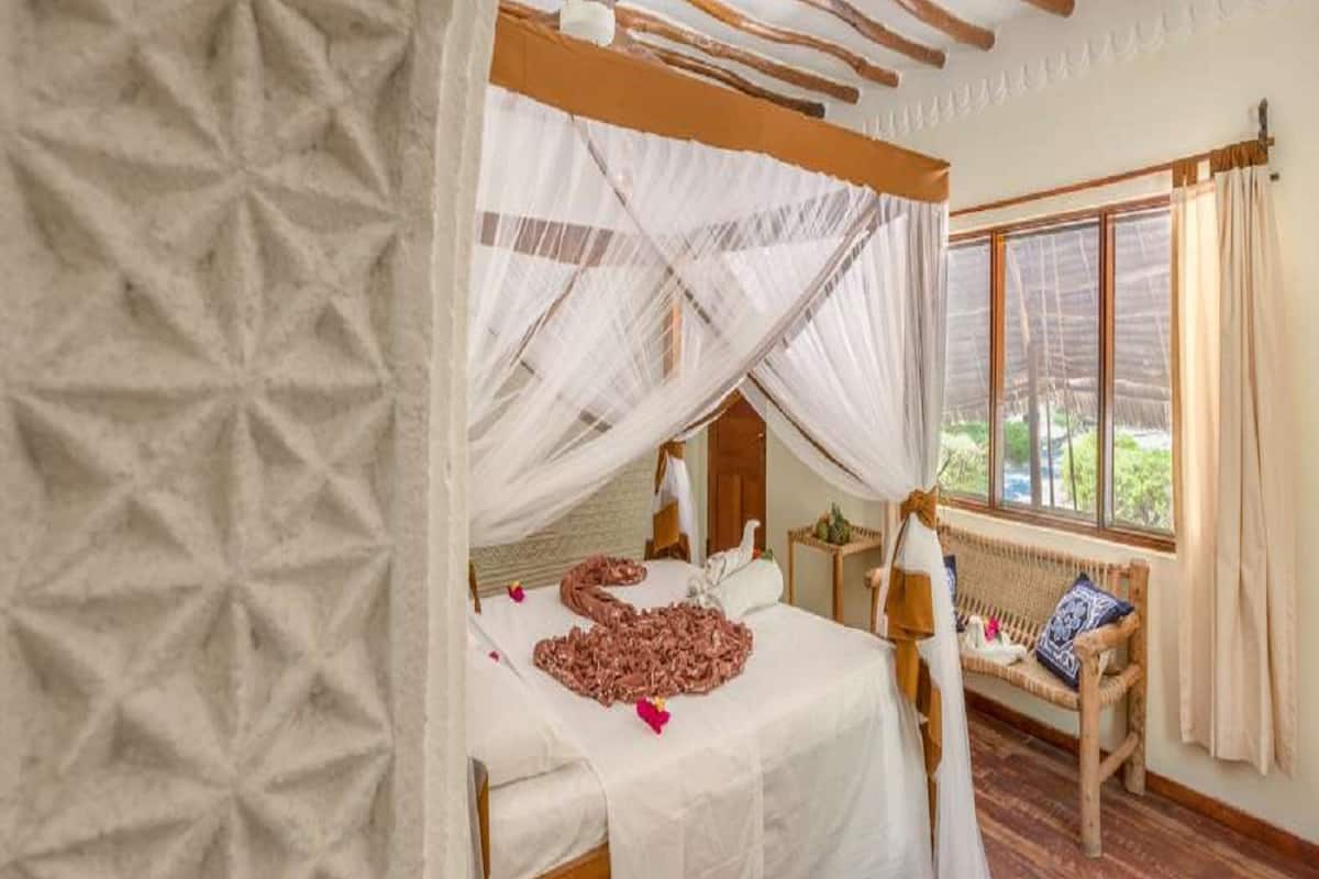 Bungalow, Garden View | 1 bedroom, in-room safe, desk, iron/ironing board