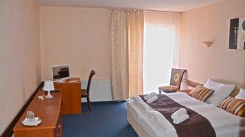 Standard Double Room, Smoking | Desk, free cots/infant beds, rollaway beds, free WiFi