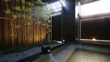 Baño termal público