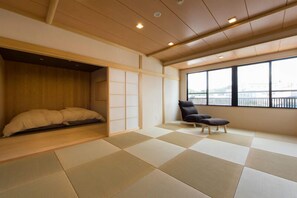Minibar, rollaway beds, bed sheets - Hotel Kikyou (Kaga)