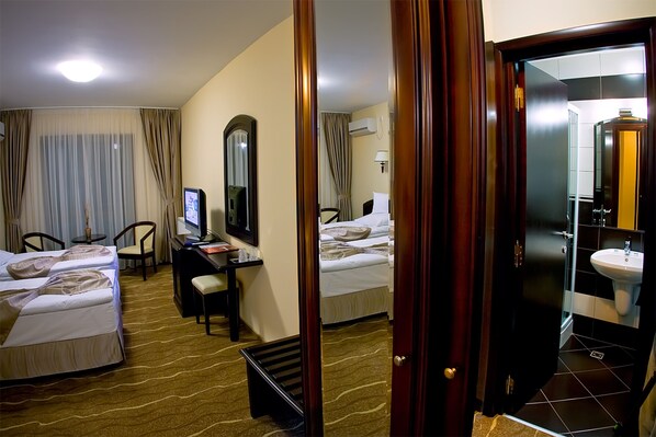 Room - Hotel Astoria (Santimbru)