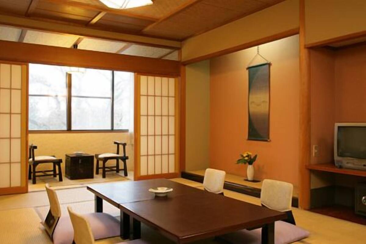 ห้องทราดิชันนัล (10 Tatami Mats) | ตู้นิรภัยในห้องพัก