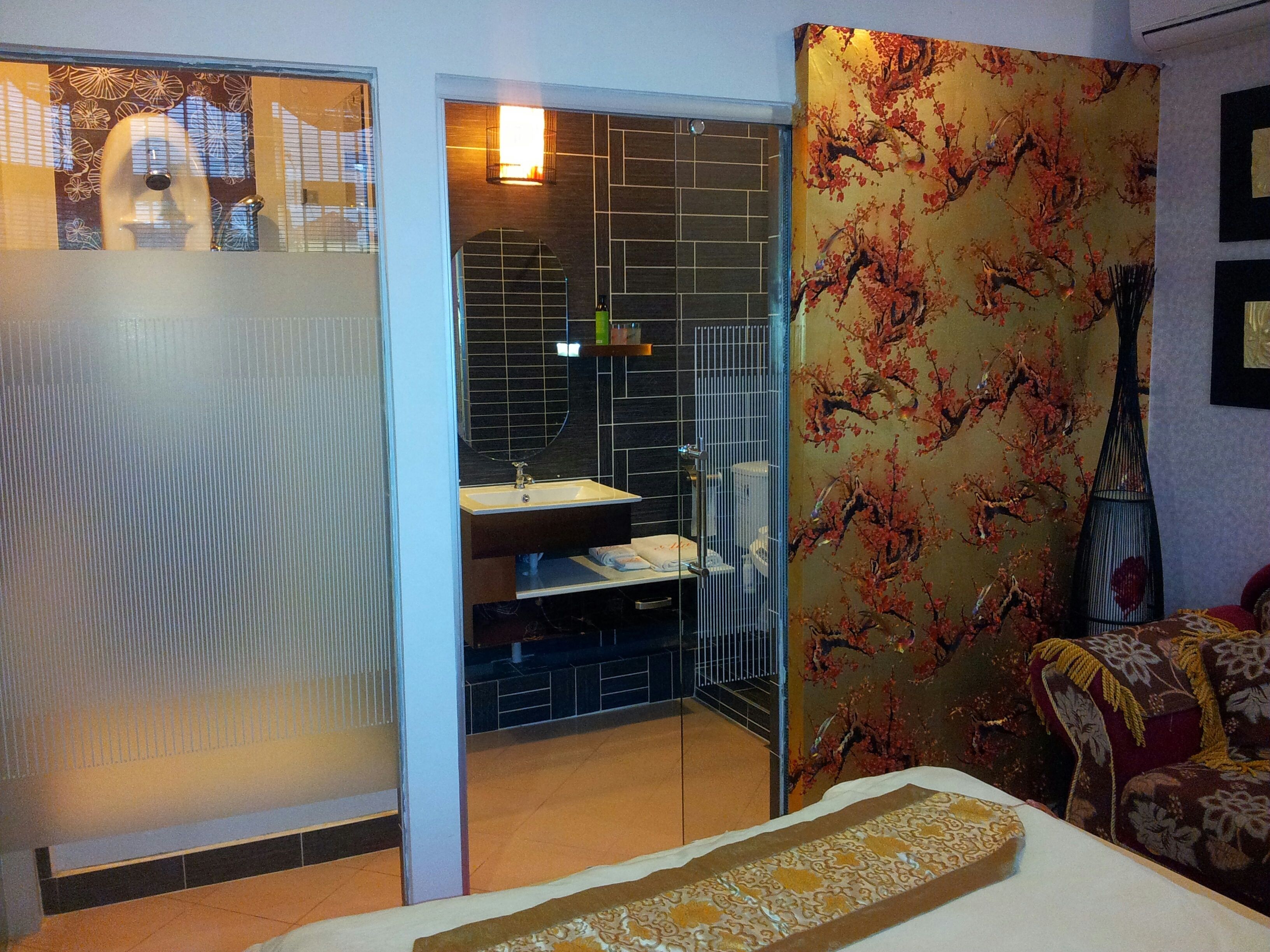 Hochwertige Bettwaren, Daunenbettdecken, Pillowtop-Betten, Schreibtisch