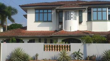 Bungalow Villa | Ropa de cama de alta calidad, edredón y camas con pillow-top