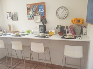 Daily buffet breakfast for a fee - Rome Center Rooms (Rome)
