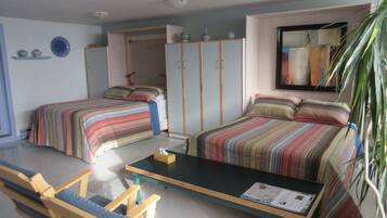 Apartemen, kamar mandi pribadi, pemandangan kolam renang (Studio) | Seprai premium, kedap suara, tempat tidur bayi gratis, dan Wi-Fi gratis