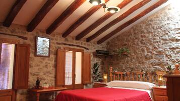 Casa tradicional, 2 habitaciones | 3 dormitorios, edredones de plumas, colchones Tempur-Pedic y escritorio