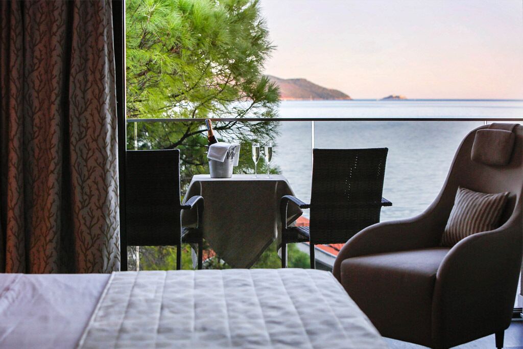 minibar, in-room safe, desk, alarm clocks