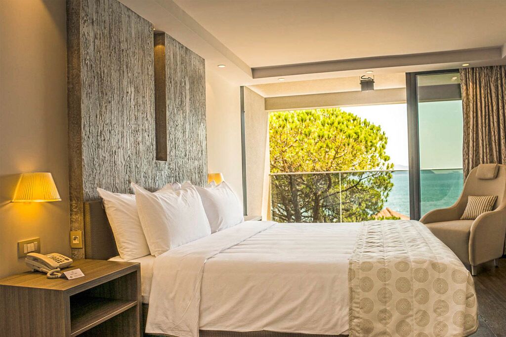 minibar, in-room safe, desk, alarm clocks