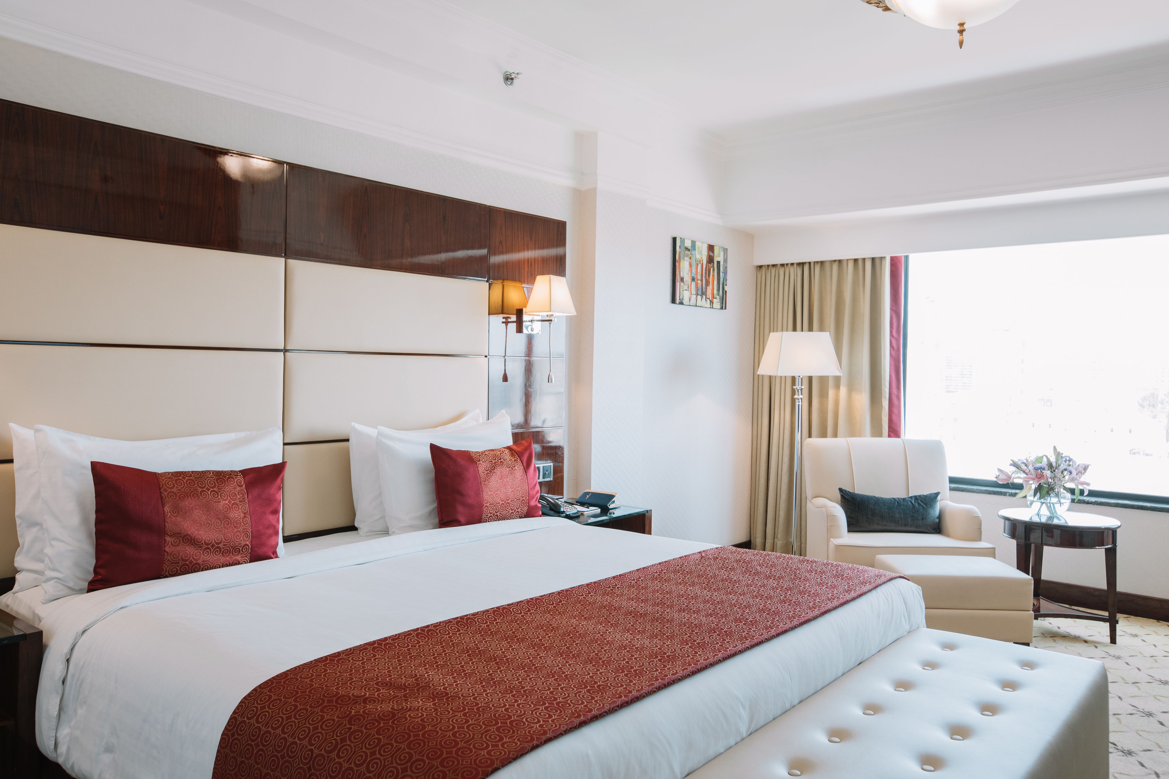 Chambre Deluxe, 1 très grand lit | Minibar, coffre-fort pour ordinateur portable, bureau