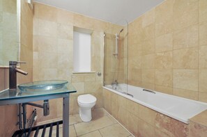 Serviettes fournies, papier de toilette