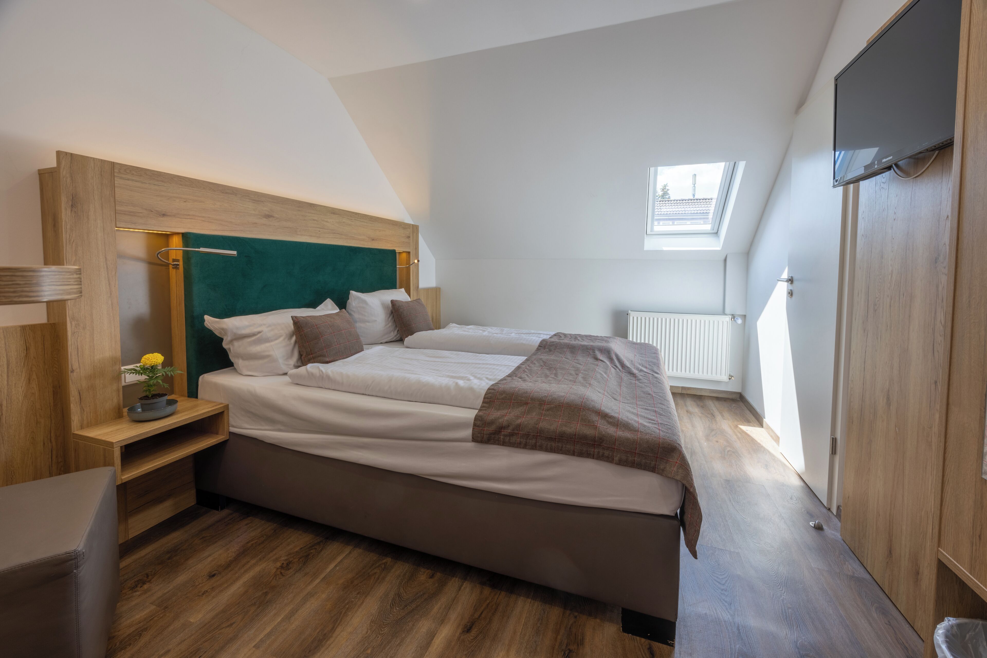 Comfort-Doppelzimmer | Zimmersafe, Schreibtisch, Bügeleisen/Bügelbrett, kostenloses WLAN