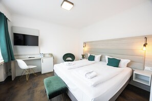 In-room safe, desk, iron/ironing board, free WiFi