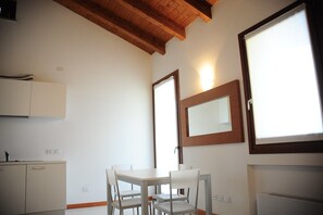 华丽套房, 无烟房 | 起居区 | 平板电视