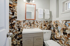 Room, 1 Queen Bed, Smoking | Bathroom | Free toiletries, hair dryer, towels