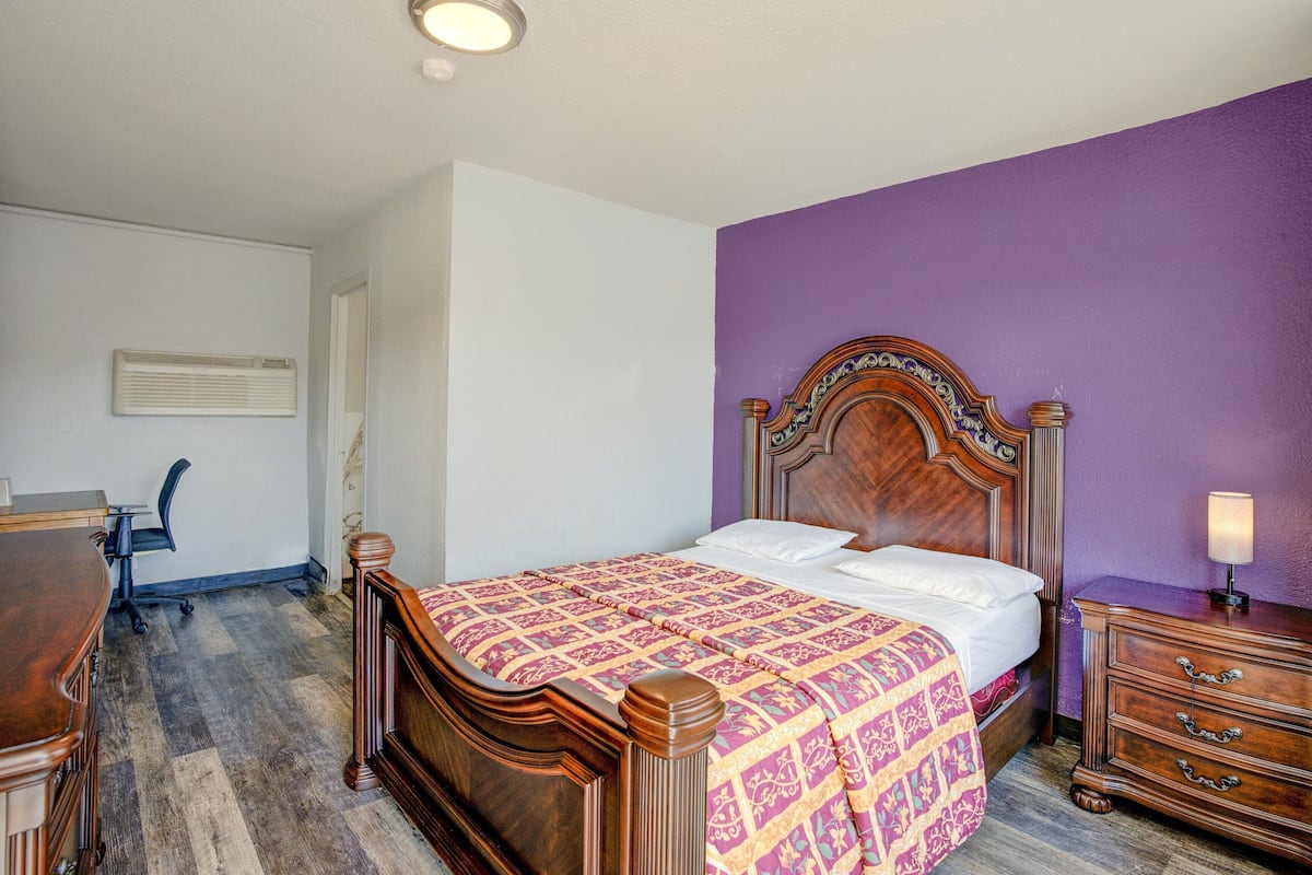 Room, 2 Double Beds, Smoking | Desk, free WiFi, bed sheets