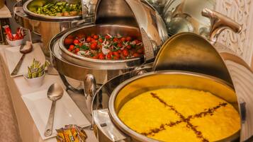 Daily buffet breakfast (MAD 150 per person)