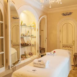 Turkish bath/hammam, sports massages, body scrubs, facials, reflexology