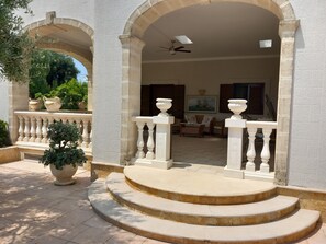 Televisión de pantalla plana de 20 pulgadas con canales por cable 