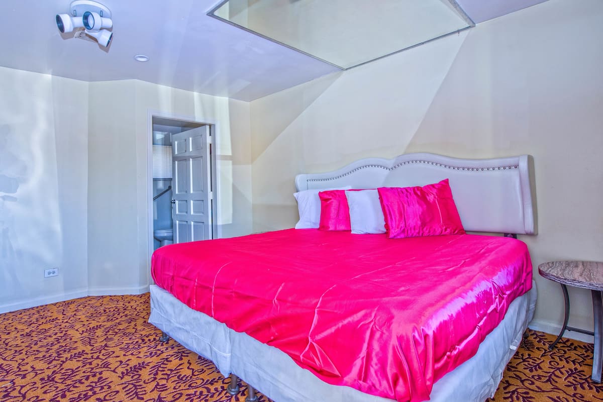 Deluxe kamer, 1 slaapkamer | Een bureau, gratis wifi