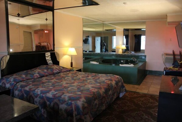 غرفة رومانسية - سرير ملكي - بمغطس ساخن | مكتب وواي فاي مجانًا