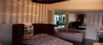 Presidential Inn & Suites