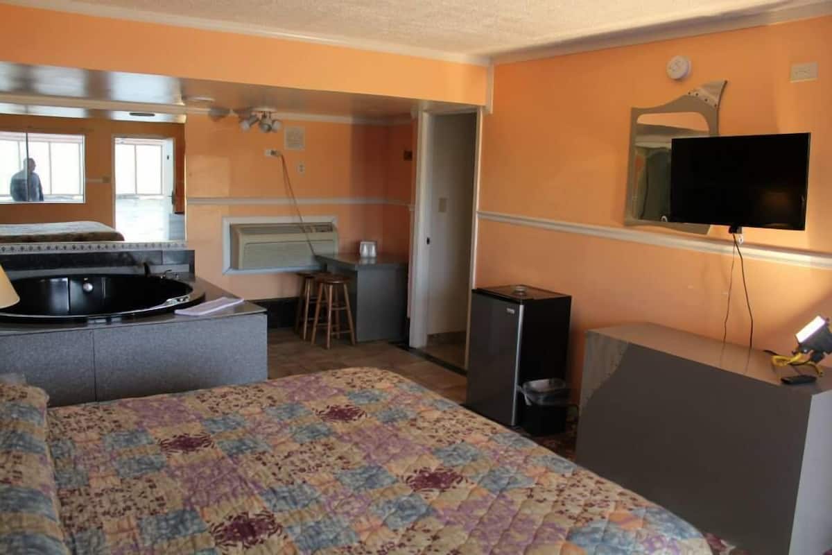 Romantische kamer, 1 kingsize bed, hot tub | Een bureau, gratis wifi
