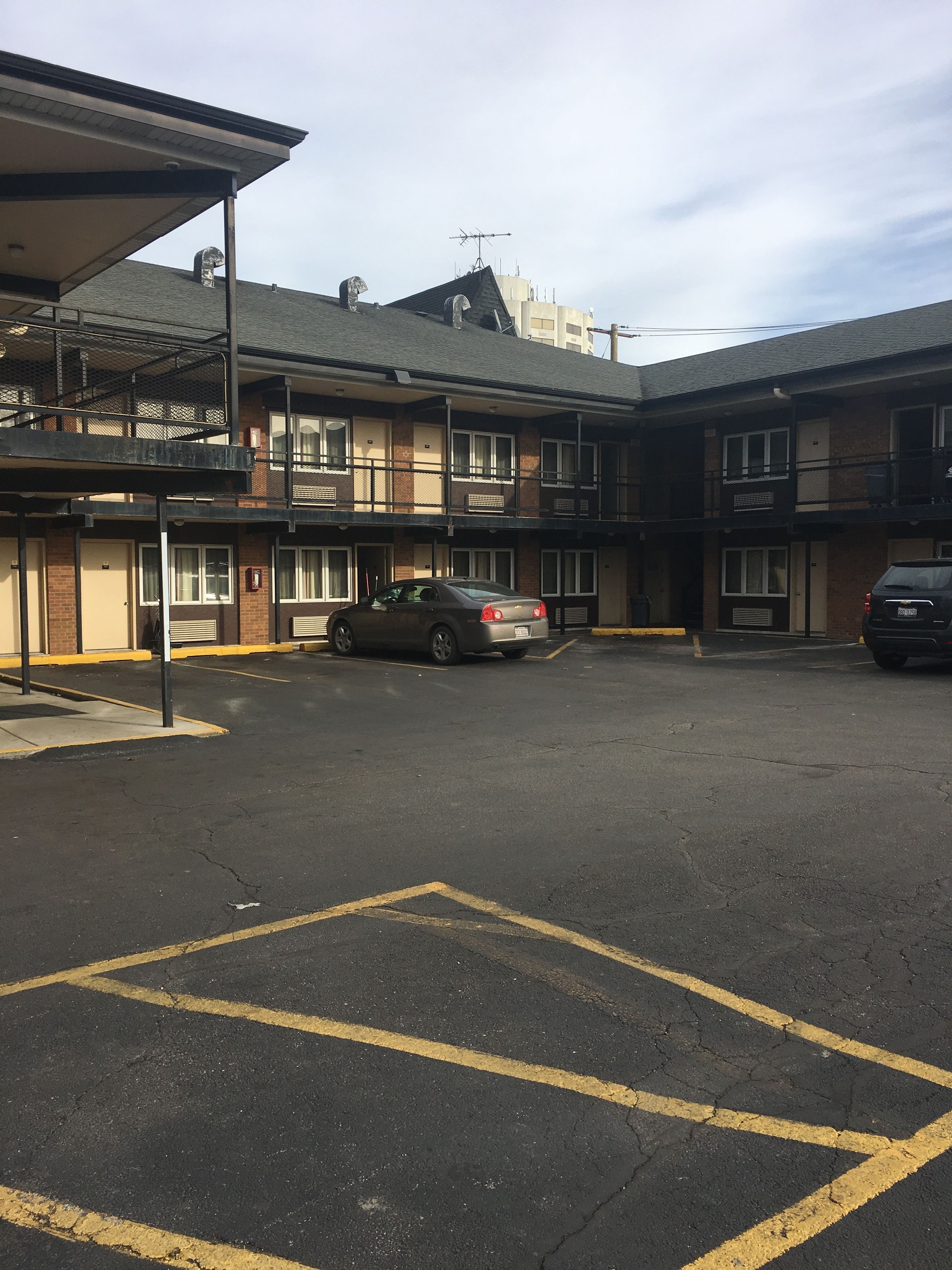 Foto - Midway Inn & Suites