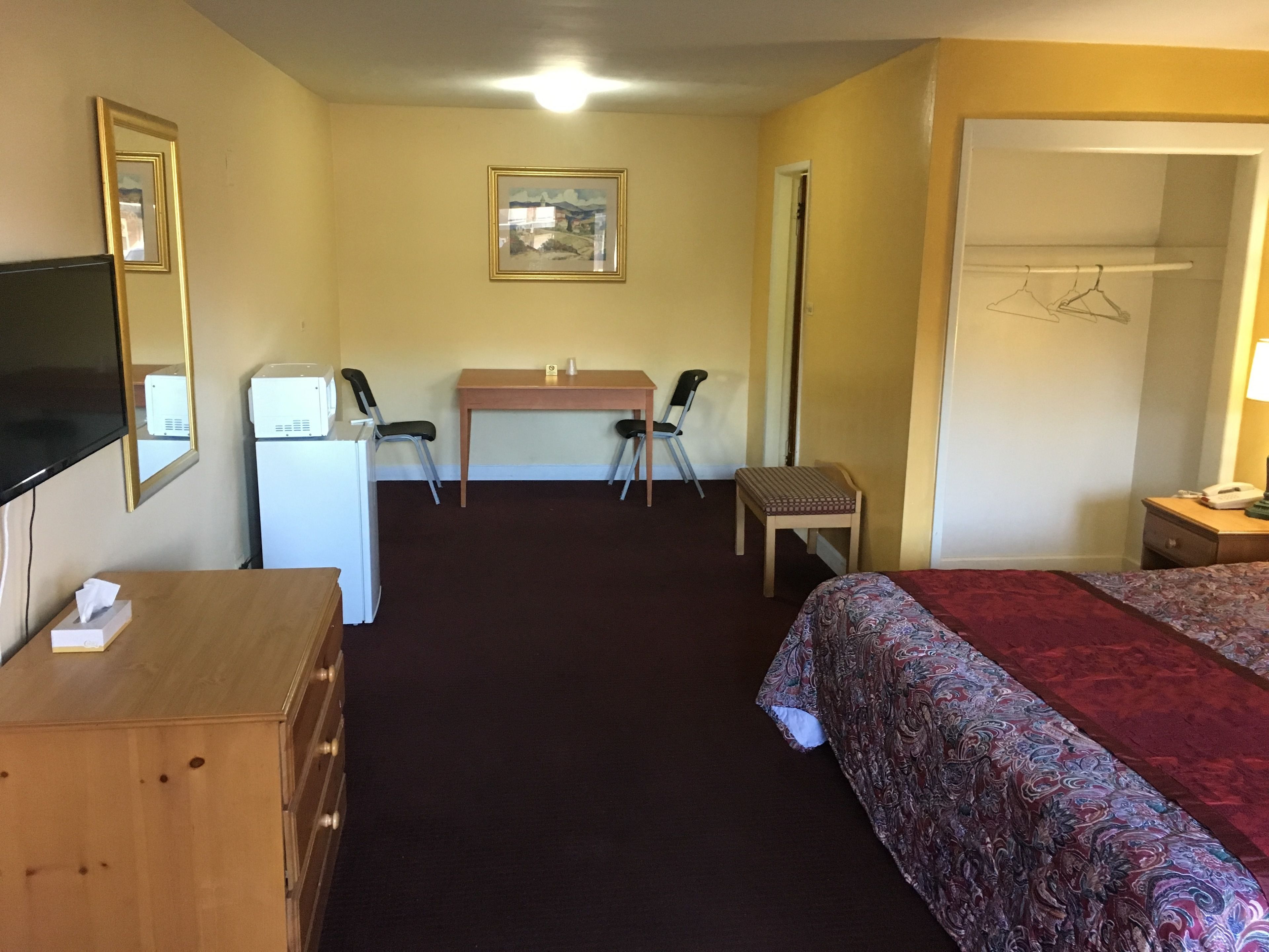 Foto - Midway Inn & Suites