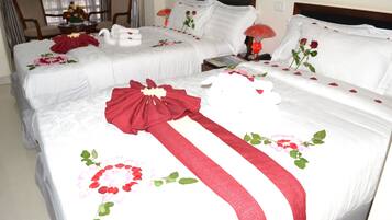 Executive Twin Room, 2 Twin Beds, Terrace | 1 bedroom, premium bedding, individually furnished, desk