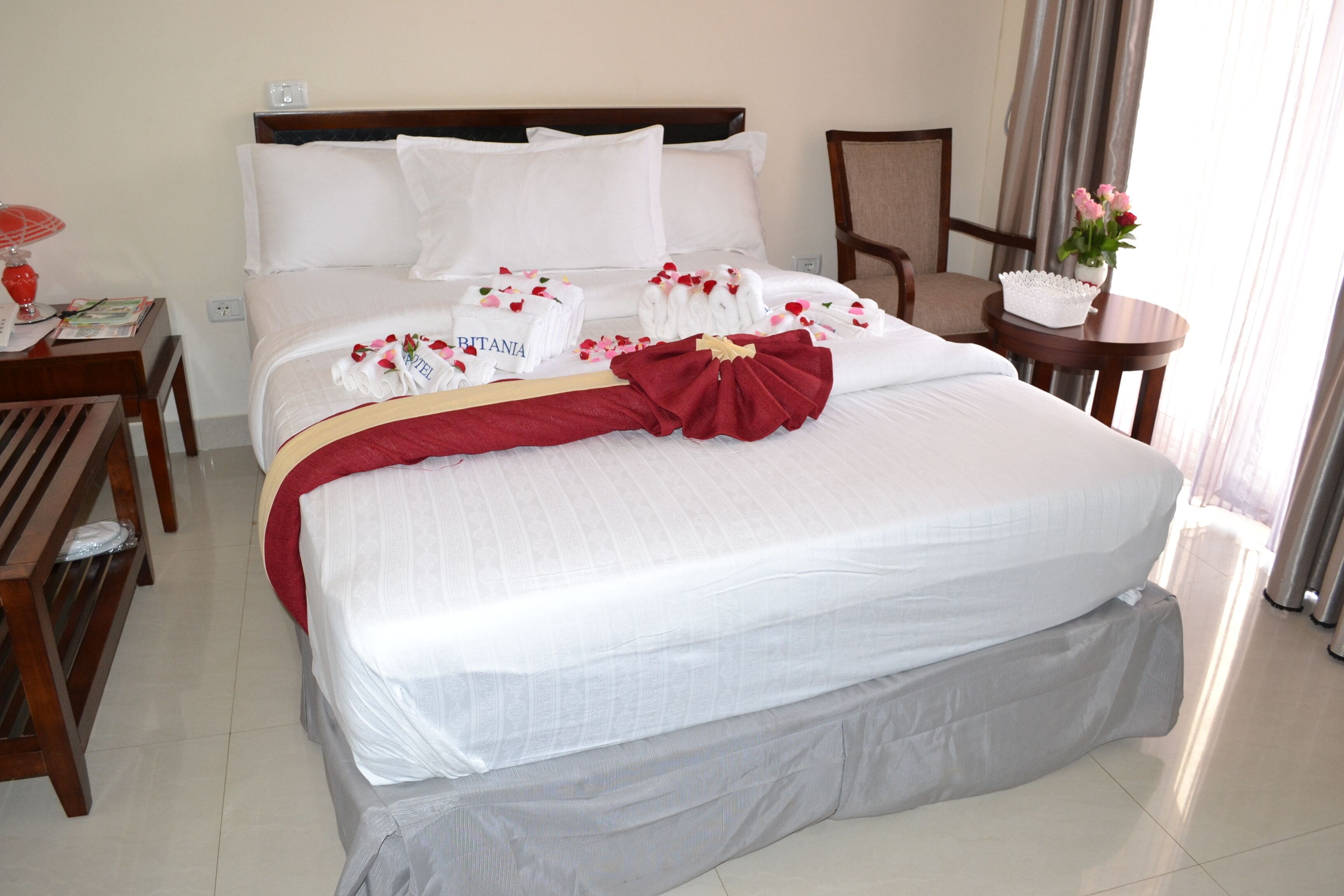 1 bedroom, premium bedding, individually furnished, desk