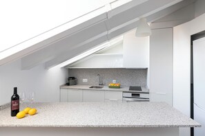 Studio | Private kitchen | Fridge, microwave, oven, stovetop