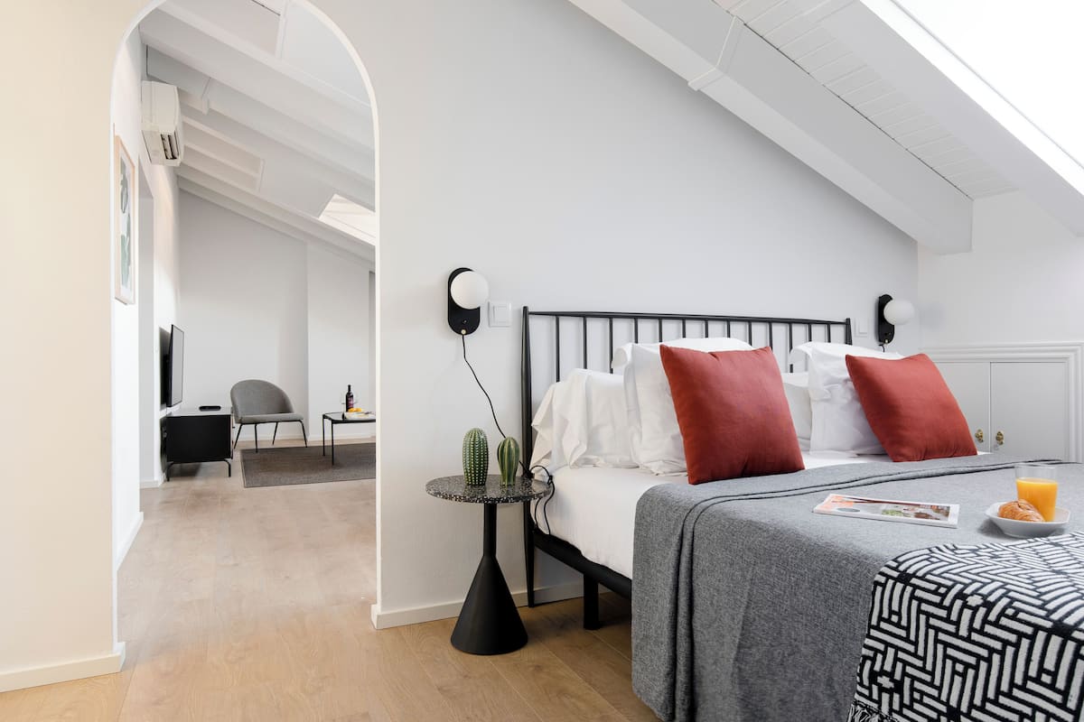 Studio | Down comforters, in-room safe, individually decorated