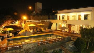 Alberca al aire libre por temporada