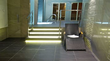 Bồn tắm spa trong nhà