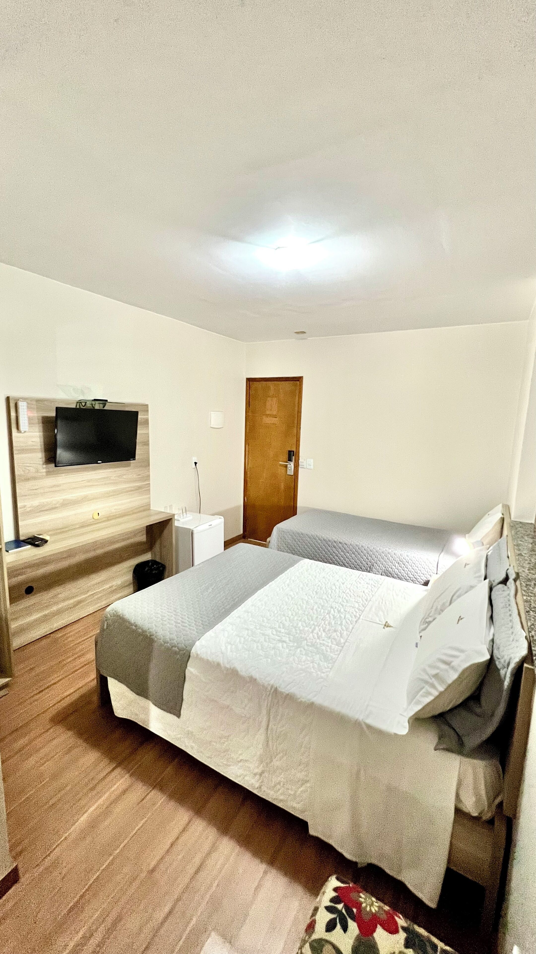 golden | 1 bedroom, desk, blackout curtains, soundproofing