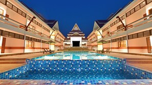 Outdoor pool - Ananta Inlay Resort (Nyaungshwe)