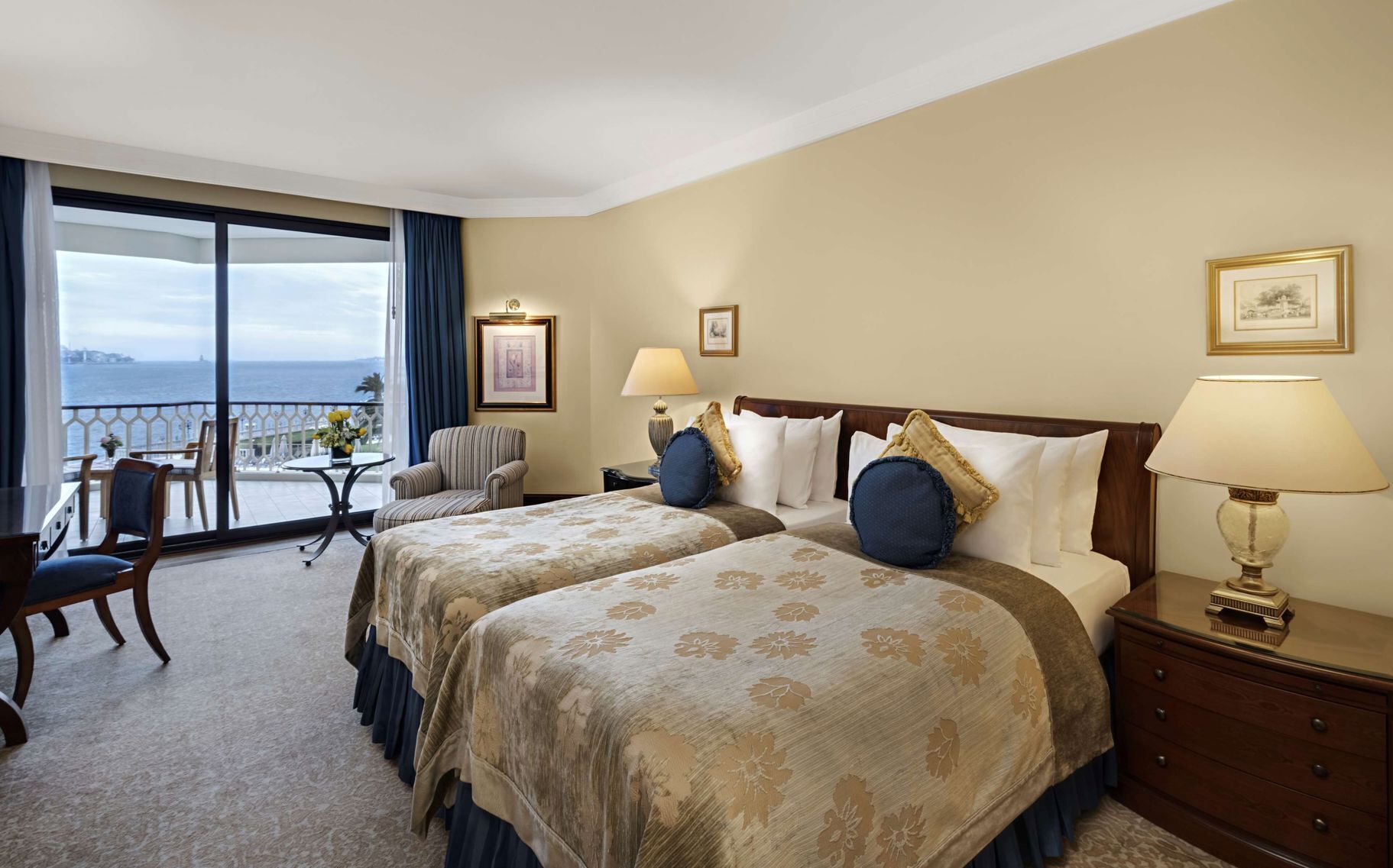 Egyptian cotton sheets, premium bedding, down comforters, minibar