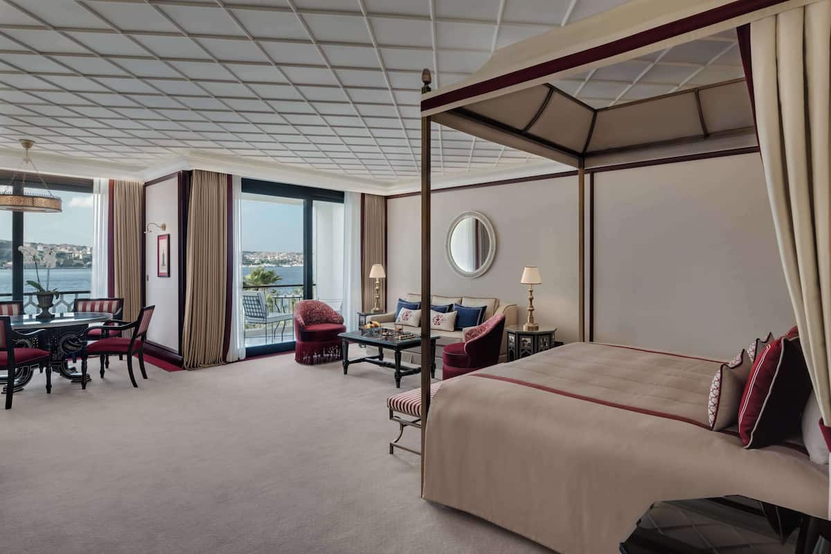 Executive Suite | Draps en coton égyptien, literie de qualité, couette en duvet, minibar