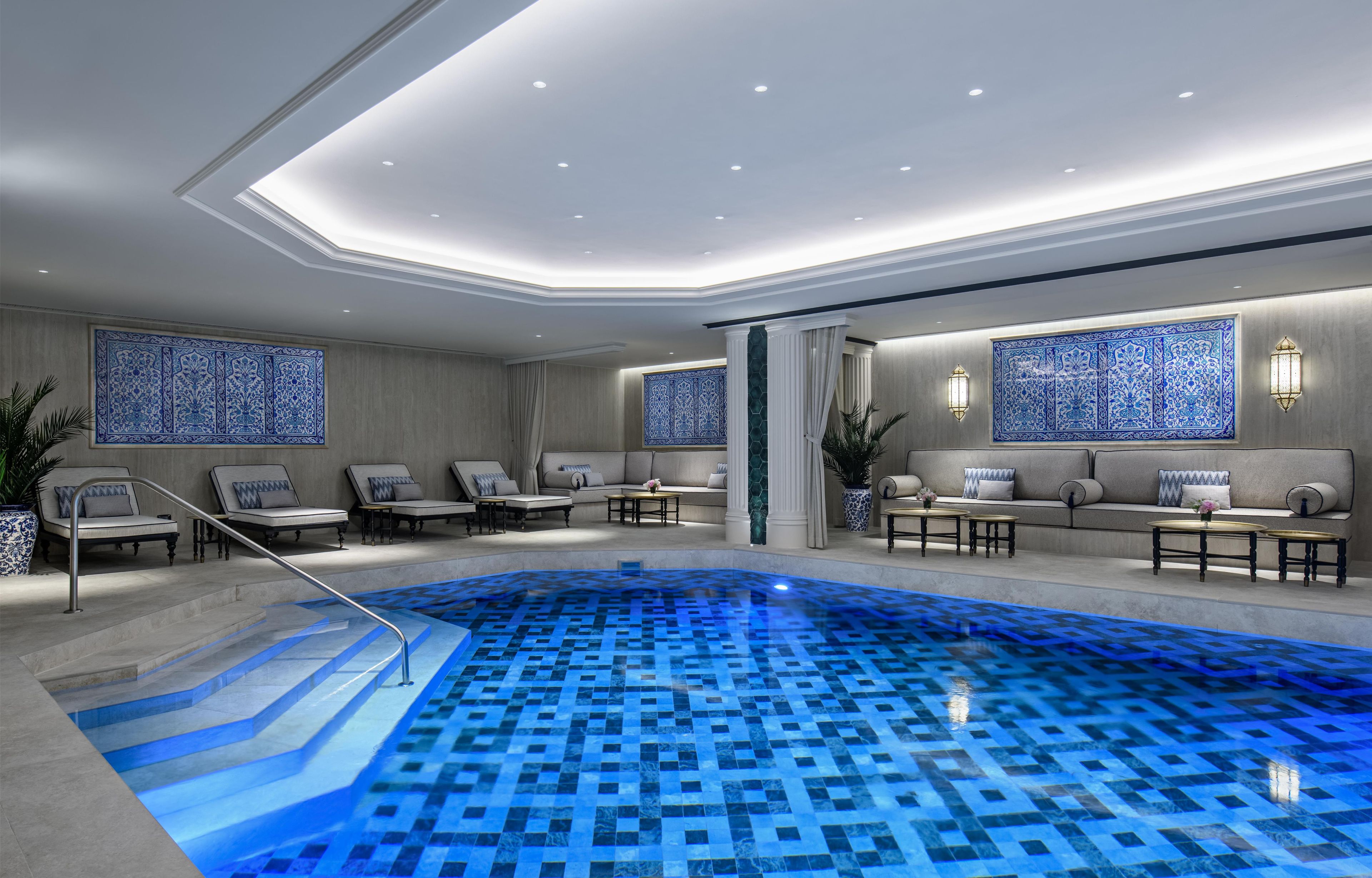 Indoor pool, outdoor pool