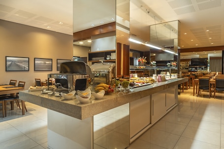 Desayuno buffet incluido todos los días