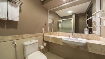 免费洗浴用品、吹风机、毛巾