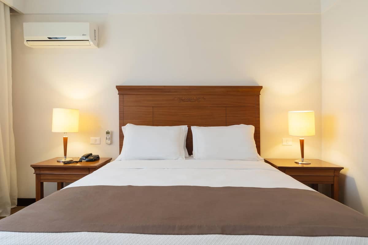 2 bedrooms, minibar, in-room safe, soundproofing