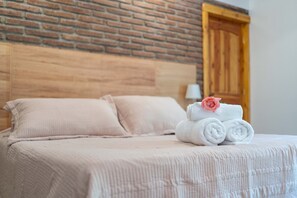 Individually furnished, bed sheets - La Casa de Carlitos (San José de Maipo)