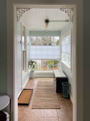 Classic Cottage, 2 Bedrooms | Living area | Books