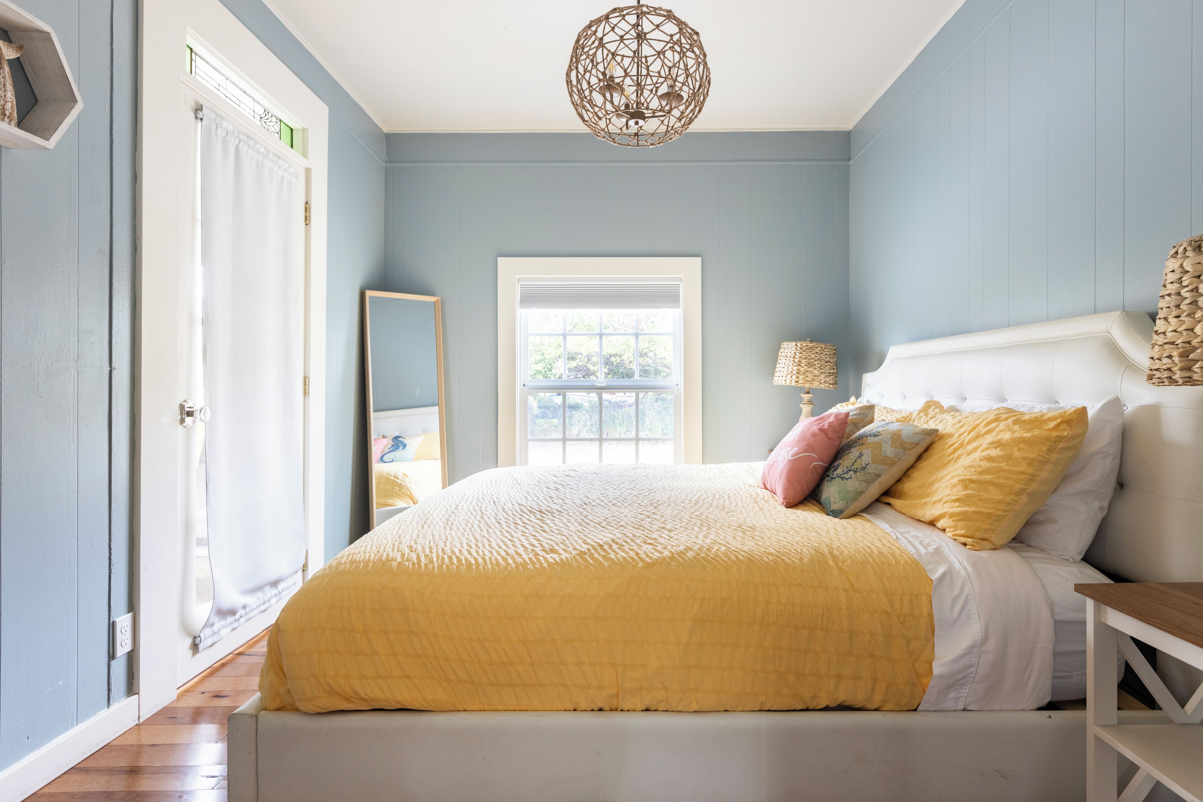 Egyptian cotton sheets, premium bedding, pillowtop beds