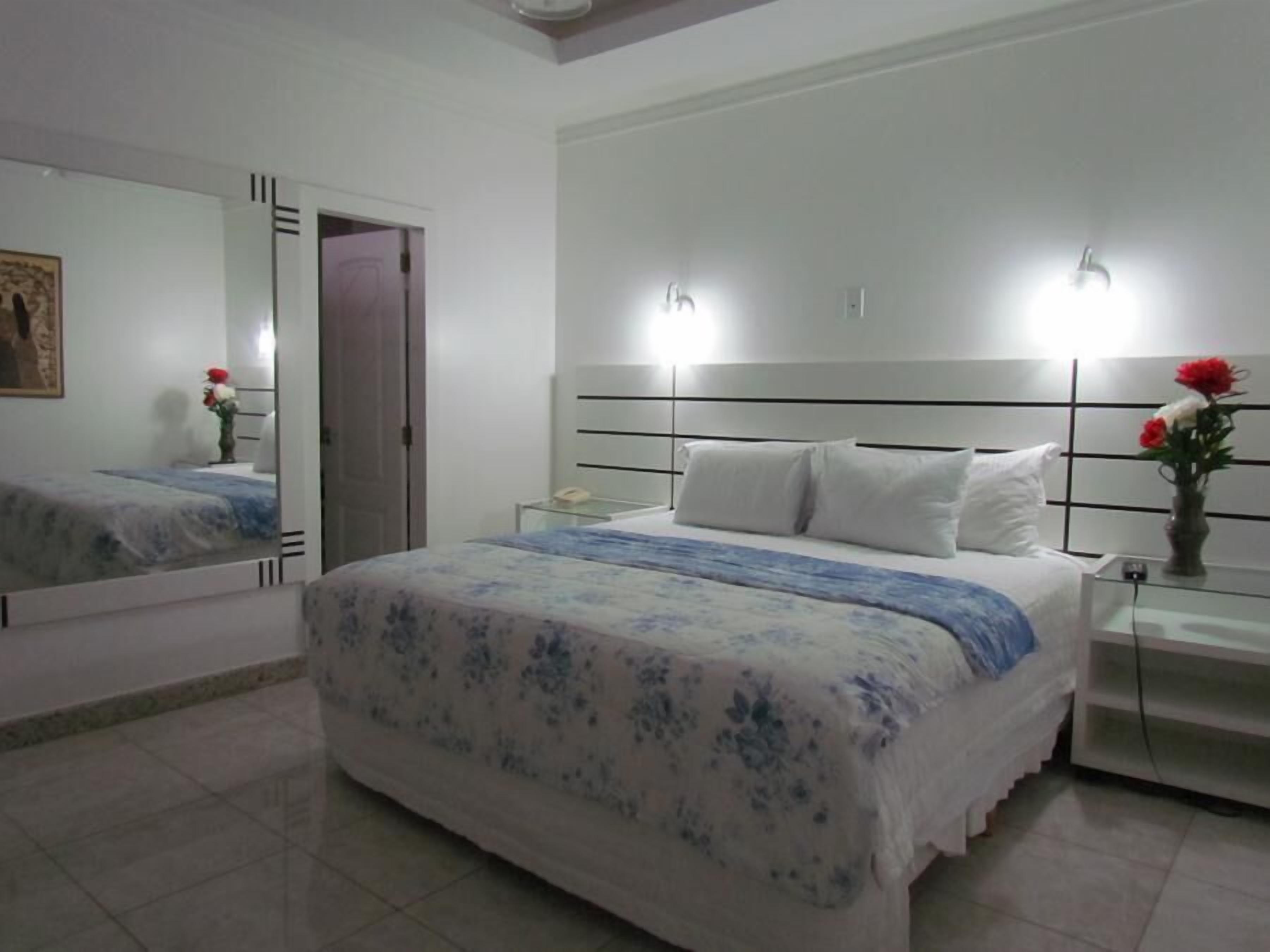 Minibar, WiFi, wheelchair access