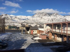 Front of property - Rider's Inn (Kamloops)