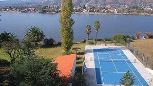 Tennis court - Hipocampus Resort Spa (Villa Carlos Paz)