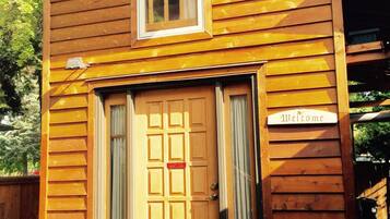 Design Tree House, 1 Bedroom | Pintu masuk hartanah